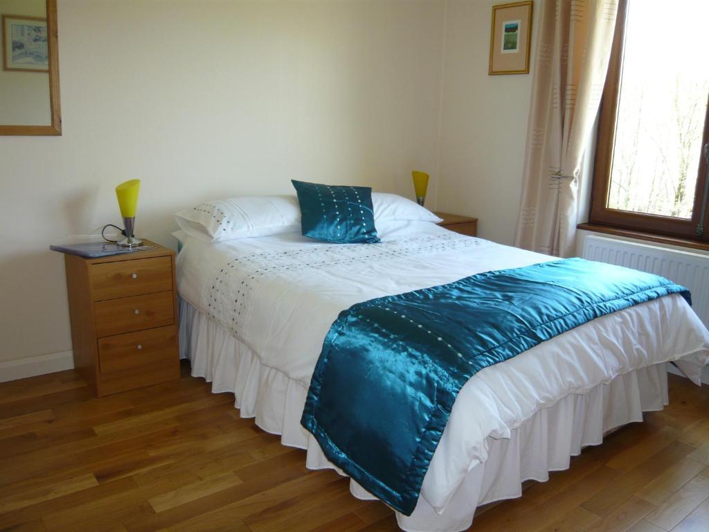 Lakeside Bed And Breakfast Payzac  Room photo