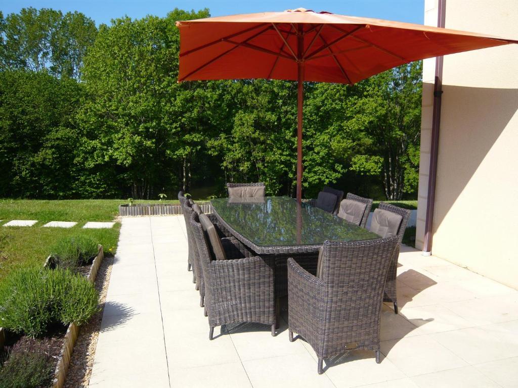 Lakeside Bed And Breakfast Payzac  Exterior photo